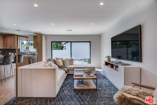 Foto del edificio - 13026 Calvert St