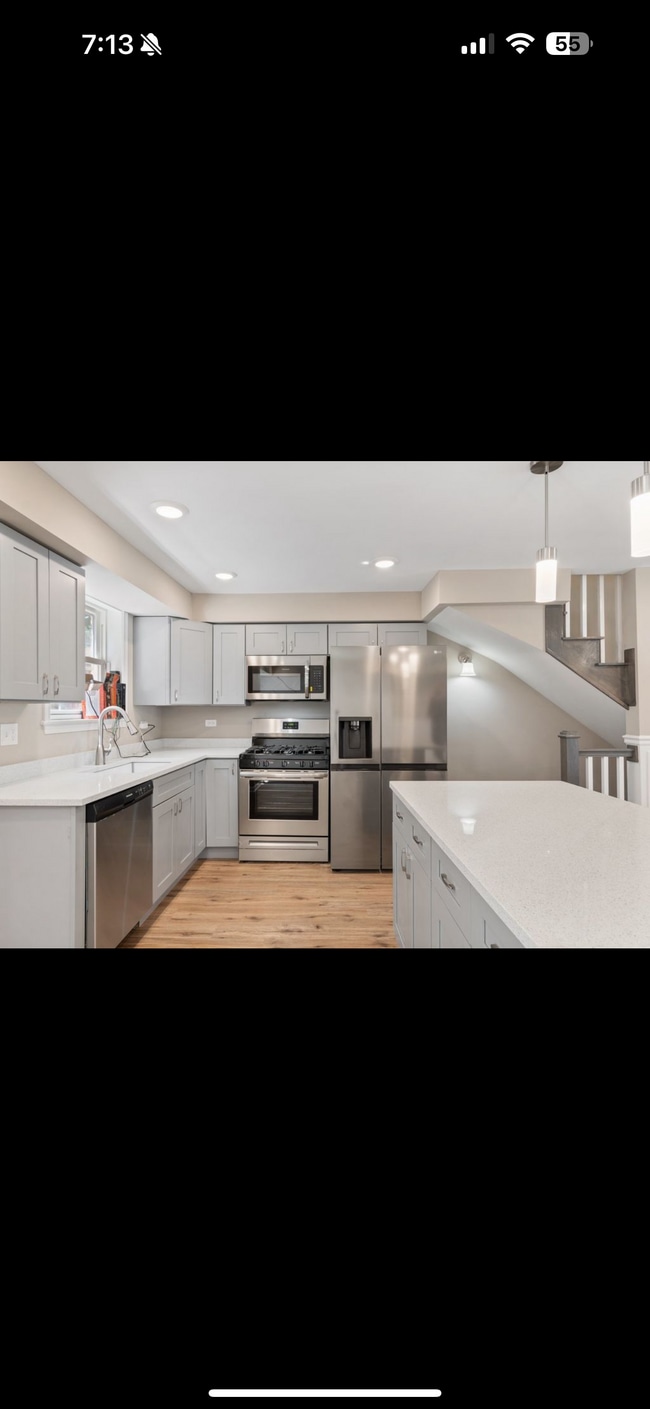 Building Photo - 8325 S Ingleside Ave