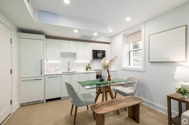 Interior Photo - The Windsor - Kalorama