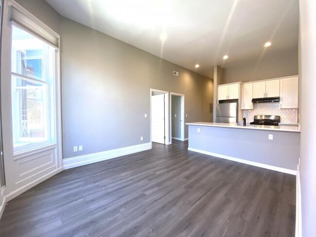 Building Photo - 4 bedroom in San Francisco CA 94110