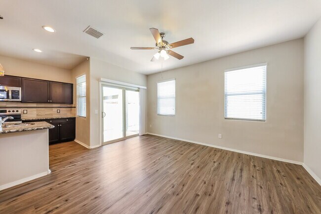 Foto del edificio - 2444 W Tamarisk Ave