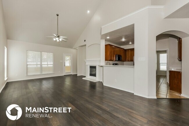 Building Photo - 4940 McCauley Dr