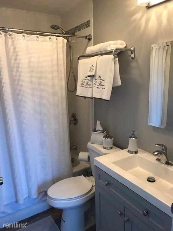 Building Photo - 1 br, 1.5 bath Townhome - 65 Plains Road