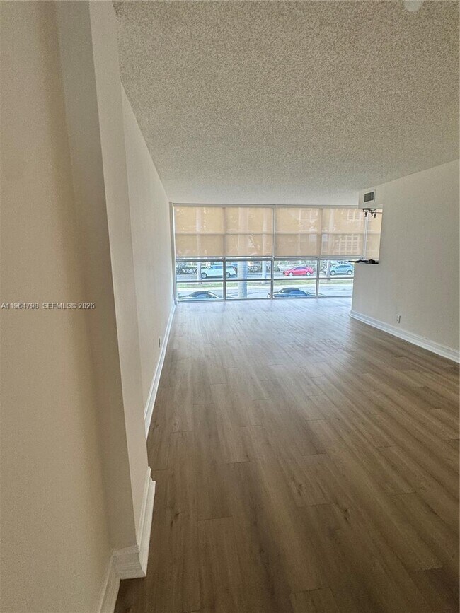 Foto del edificio - 2000 Atlantic Shores Blvd