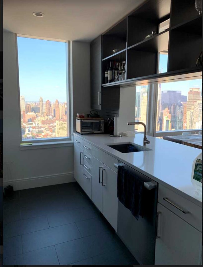 Foto del edificio - 555 10th Ave