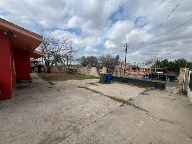 Foto del edificio - 2703 Diaz St