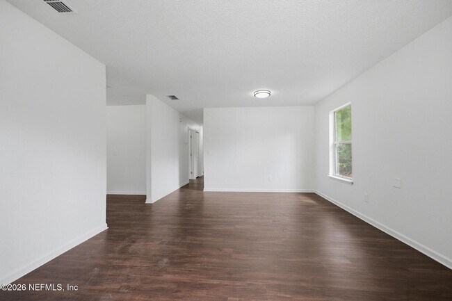 Building Photo - 2117 W 39th St