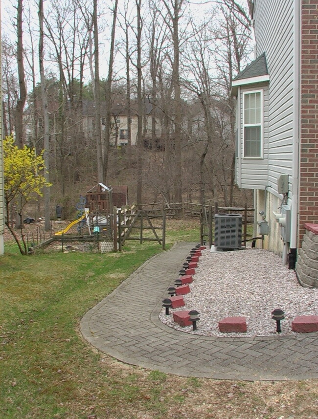 Building Photo - 10106 Winterbrook Ln