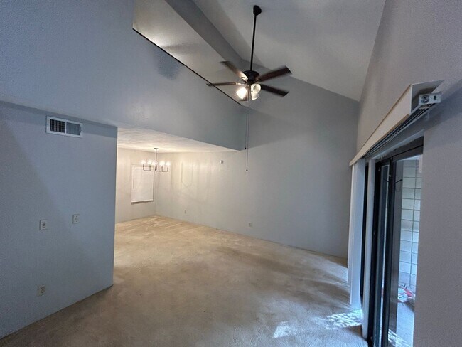 Foto del edificio - Longleaf 2/2 loft with bonus room-all new ...