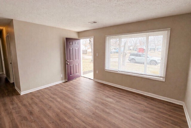 Building Photo - 3414 Brewer Dr