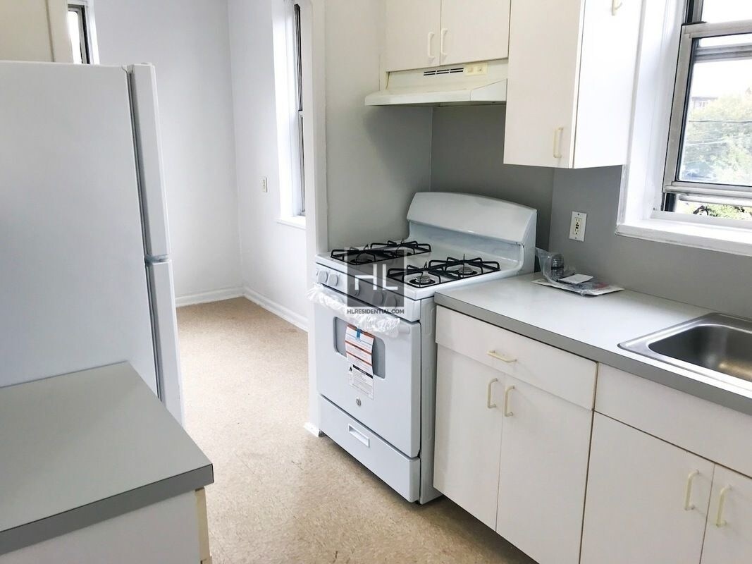 Primary Photo - 7011 108th St