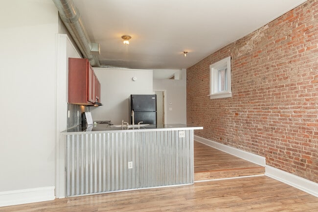 Foto del edificio - 5409 Lansdowne Ave