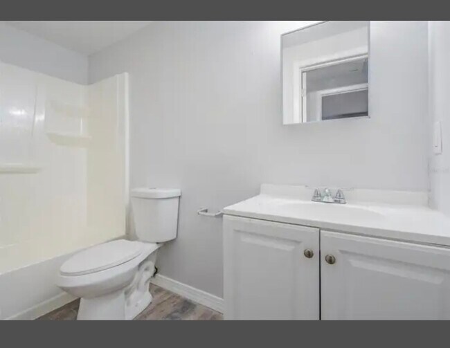 Foto del edificio - 1707 E Idell St