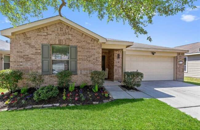Foto del edificio - 16535 Burnell Oaks Ln