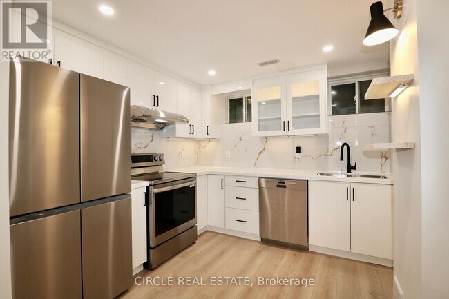 Building Photo - 169 Yates Dr