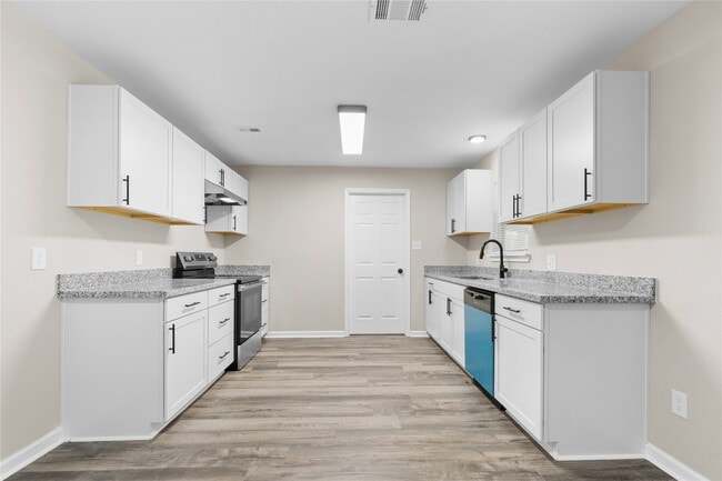 Building Photo - 804 Avenue I