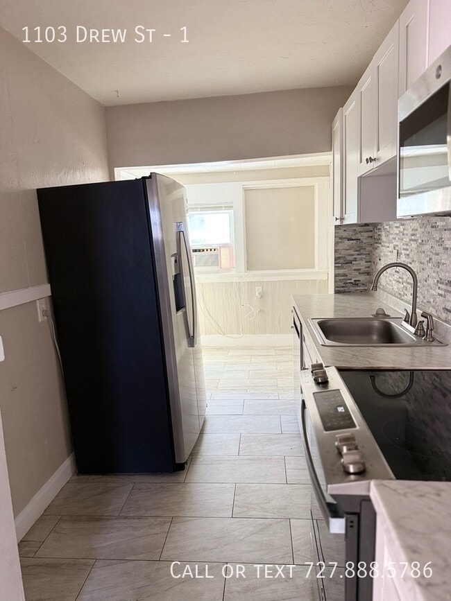 Building Photo - 1103 Drew St