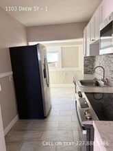 Building Photo - 1103 Drew St