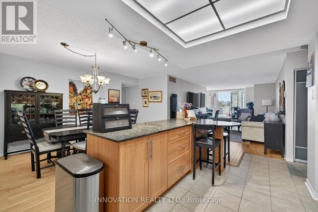 Building Photo - 160 George St