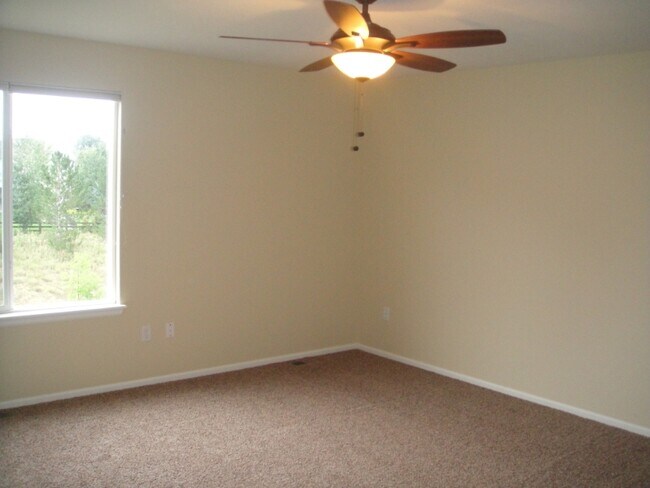 Foto del edificio - 1846 Twin Lakes Cir