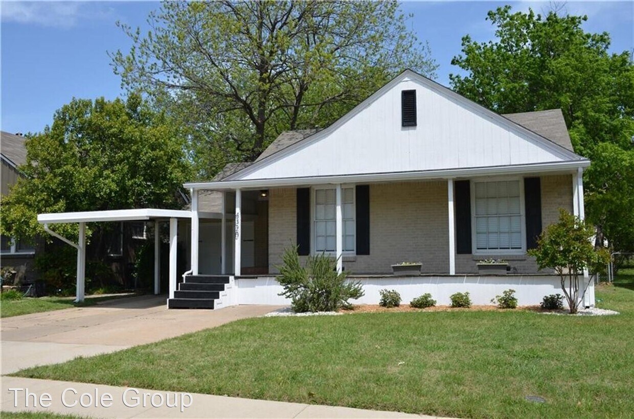 2 br, 1 bath House 4320 Donnelly Ave House Rental in Fort Worth, TX