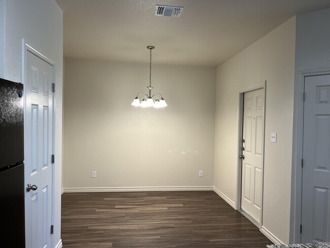 Building Photo - 5904 Cordillera Dr