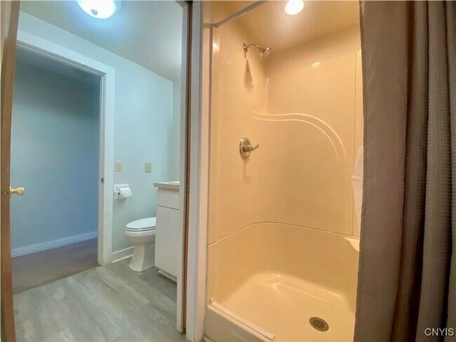 Foto del edificio - 10 Maple Ave