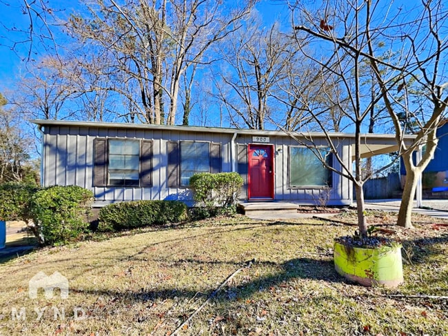 Building Photo - 900 Kennesaw Dr