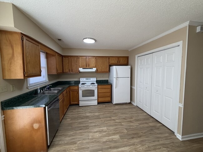 Foto del edificio - 2903 Cedar Creek Rd