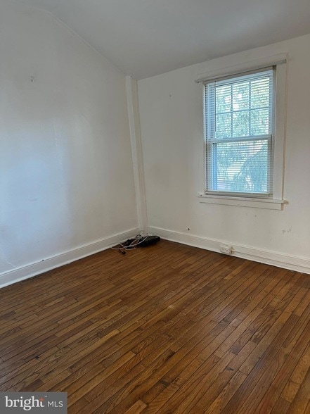 Building Photo - 2 Titus Ave