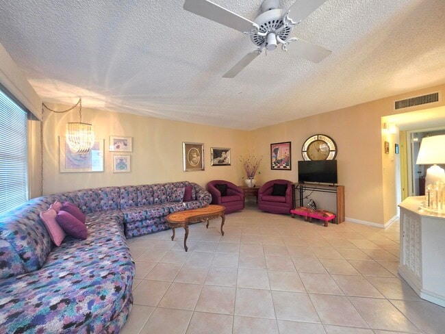 Building Photo - 719 Flanders Dr