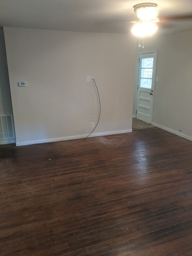 Photo - 529 Hillsborough St House