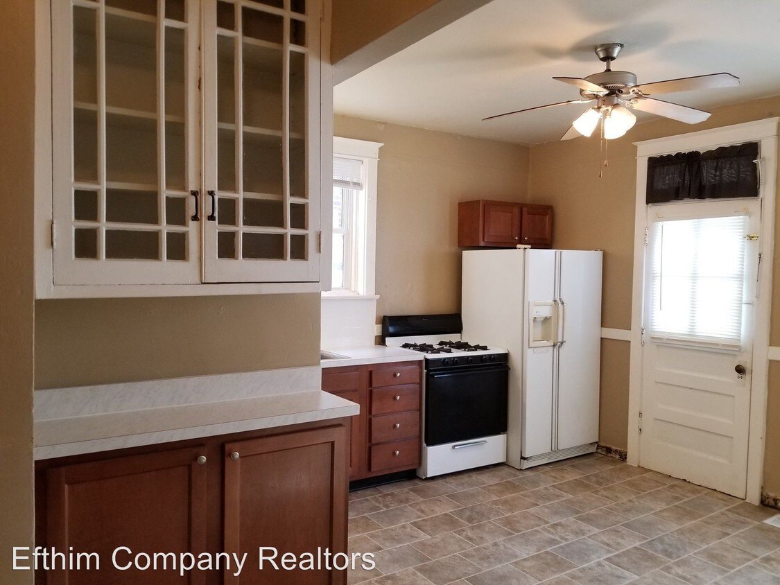 Foto del edificio - 3704-3706 Bates St