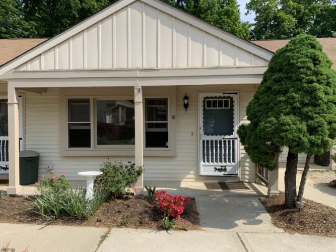 76 Carriage Ln, Sparta, NJ 07871 Condo for Rent in Sparta, NJ
