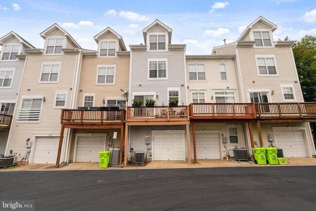 Building Photo - 5804 Summers Grove Rd