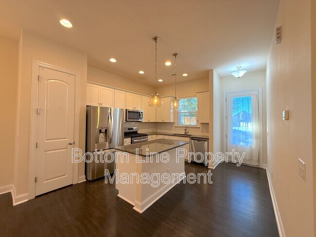 Foto del edificio - 9307 Gladden Hill Ln