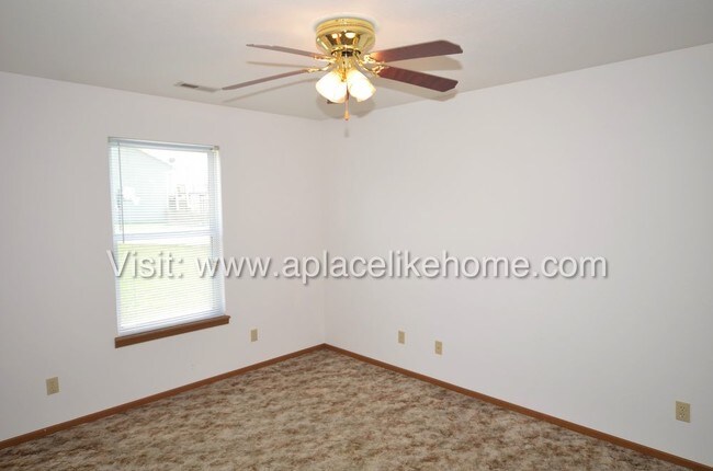 Foto del edificio - 2020 Rock Creek Court Tonganoxie KS 66086