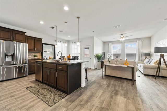 Primary Photo - 1048 Blackhorse Trl