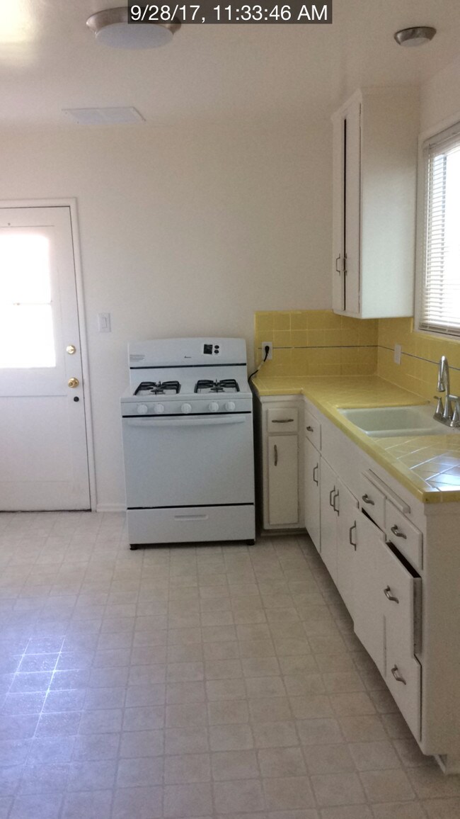 Foto del edificio - 446 1/2 Landfair Ave
