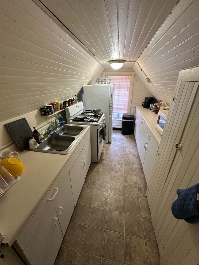 Building Photo - 116 Osmun Pl