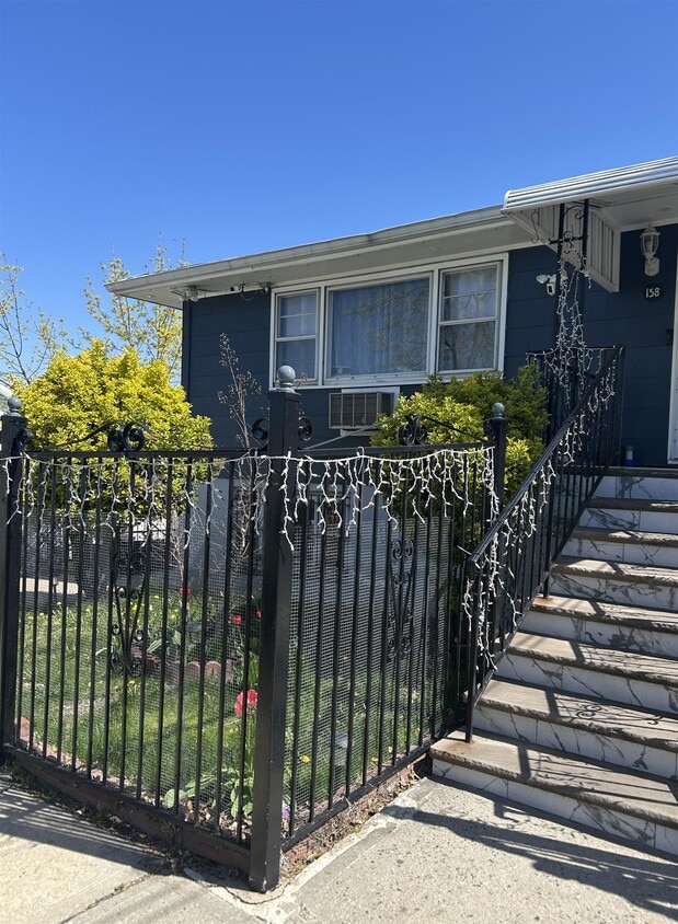 Primary Photo - 158 Greenville Ave