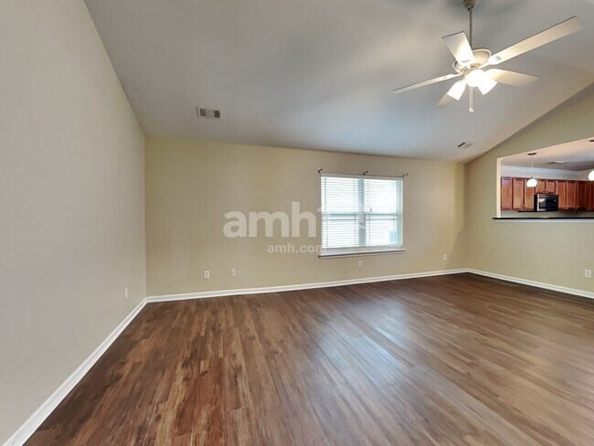 Foto del edificio - 58 Old Mill Rd