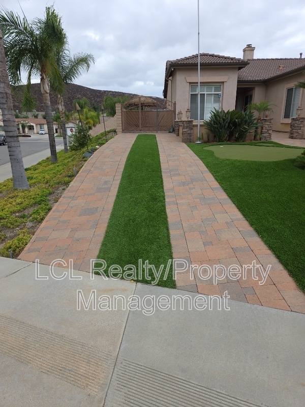 Building Photo - 27831 Blackhawk Rd