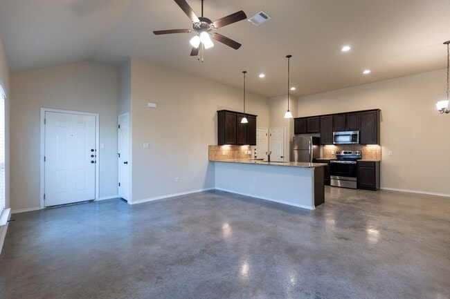 Building Photo - 271 Joanne Lp