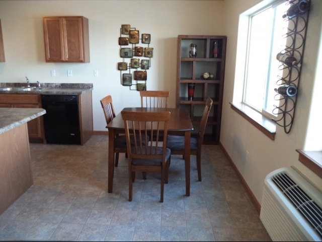 Dining Area - The Flats at Southwest Crossing