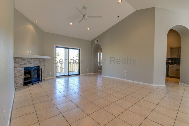 Building Photo - 15940 E Jericho Dr