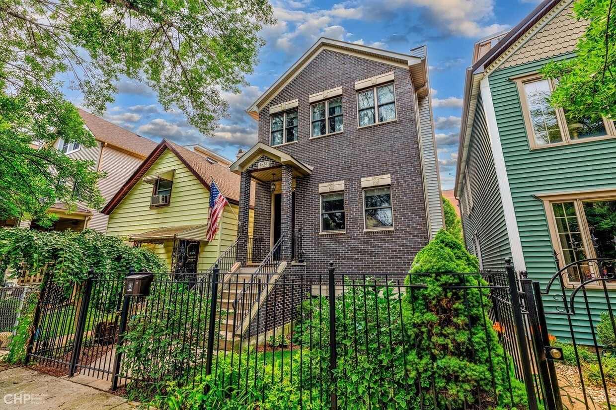 Foto principal - 1838 N Fairfield Ave