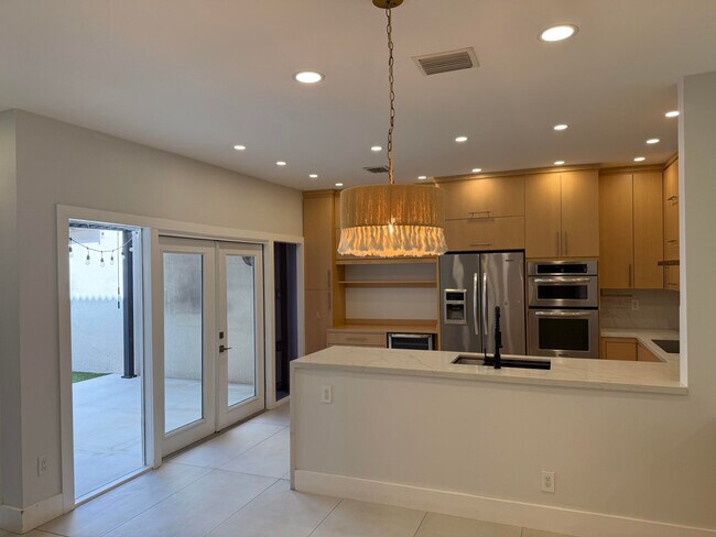 Building Photo - 1085 River Birch St