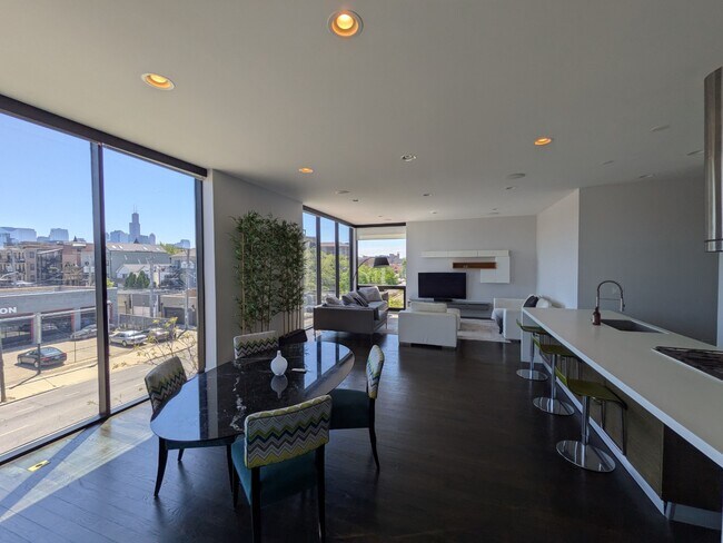 Foto del edificio - 622 N Ashland Ave