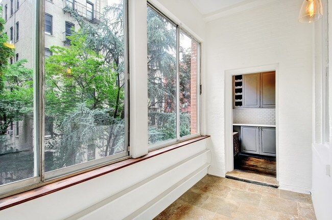 Foto del edificio - 144 Waverly Pl